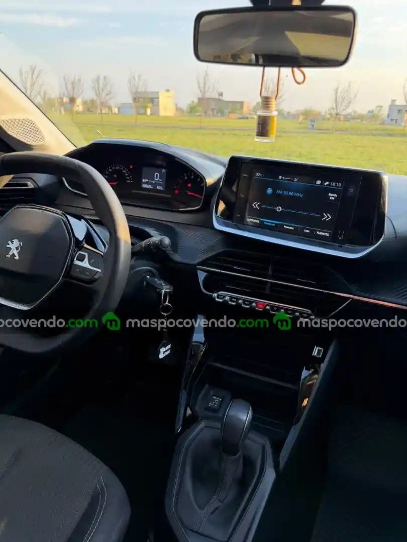 Peugeot 208 - foto 3