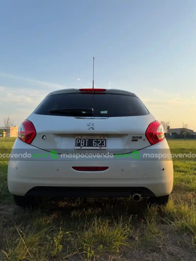 Peugeot 208 - foto 3