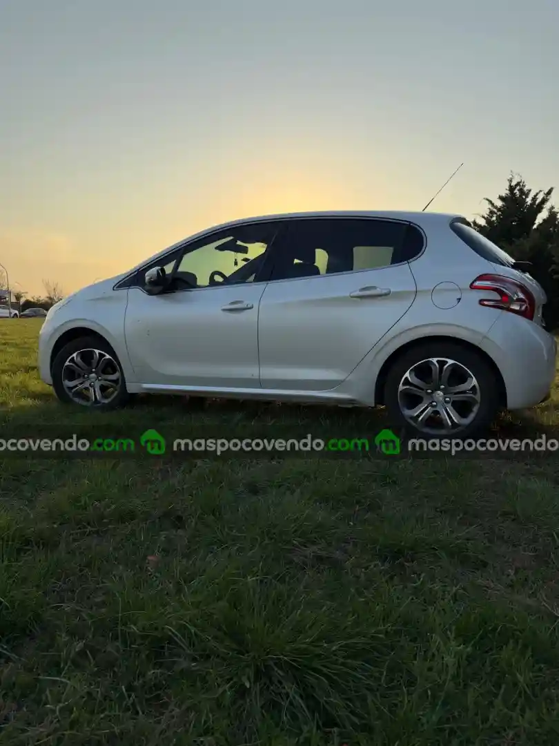 Peugeot 208 - foto 5