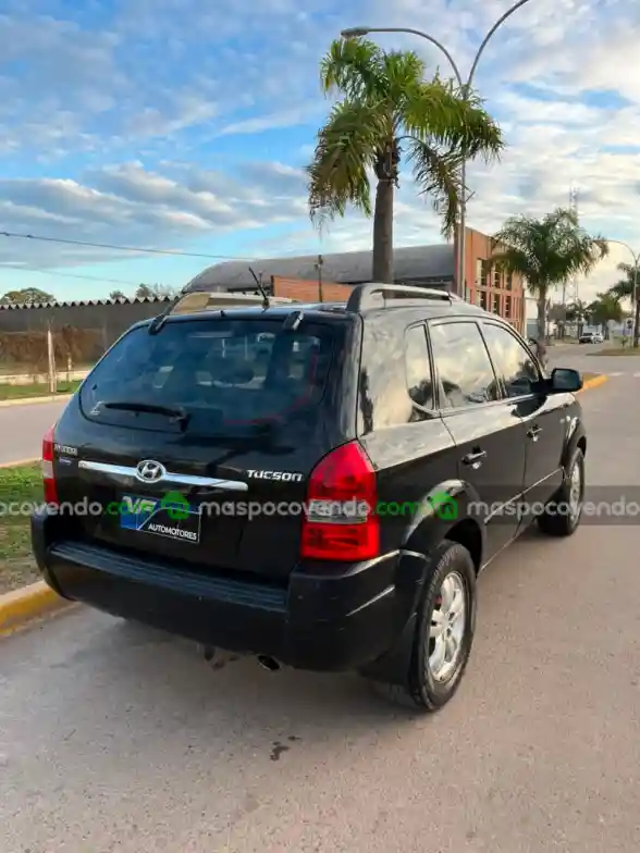 Hyundai Tucson 2.0 - foto 4