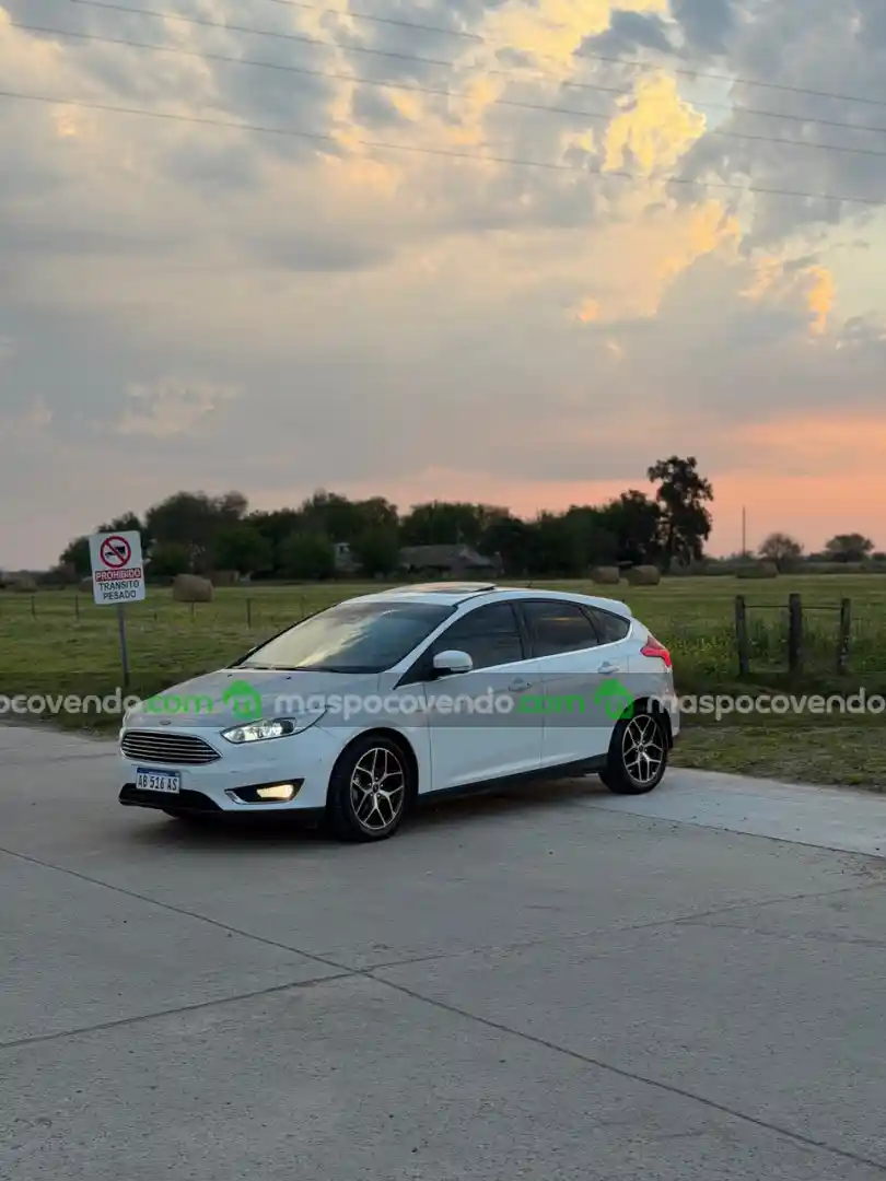 Ford Focus - foto 1