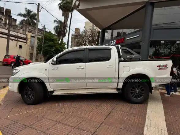 Toyota Hilux 3.0 Dc 4X4 Tdi Srv L05 2011  2011 - foto 2