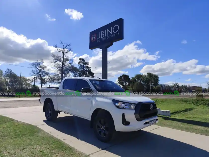 Toyota Hilux Dc Sr 2.4 Tdi Mt 4X2 - foto 1