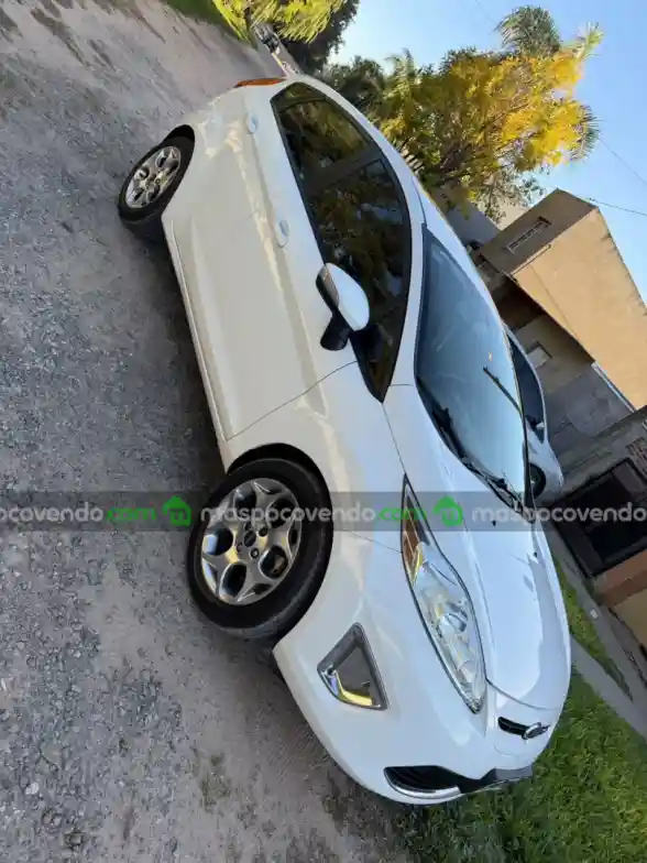 Ford Fiesta Kinetic Titanium 1.6 - foto 2