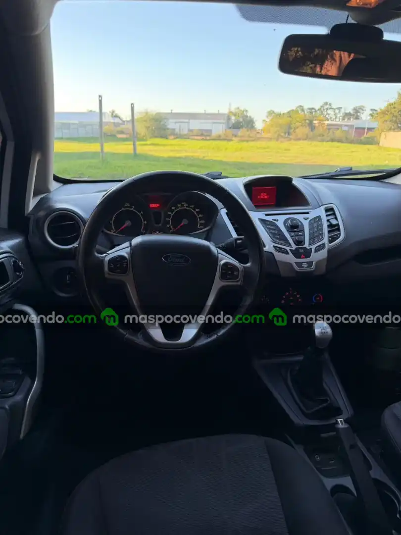 Ford Fiesta Kinetic Titanium 1.6 - foto 3