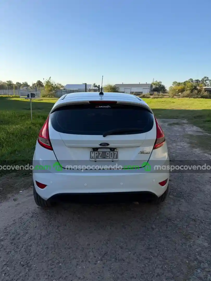 Ford Fiesta Kinetic Titanium 1.6 - foto 4