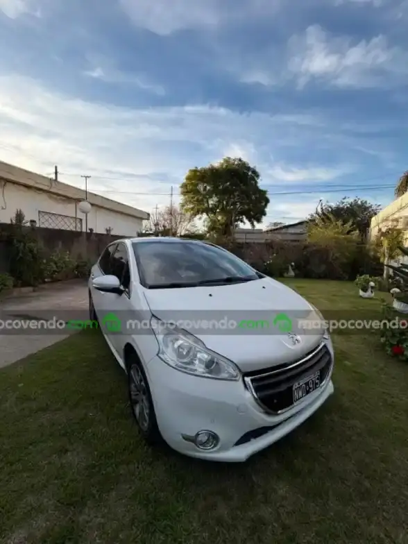 Peugeot 208 1.6 5P Feline 2014  2014 - foto 1