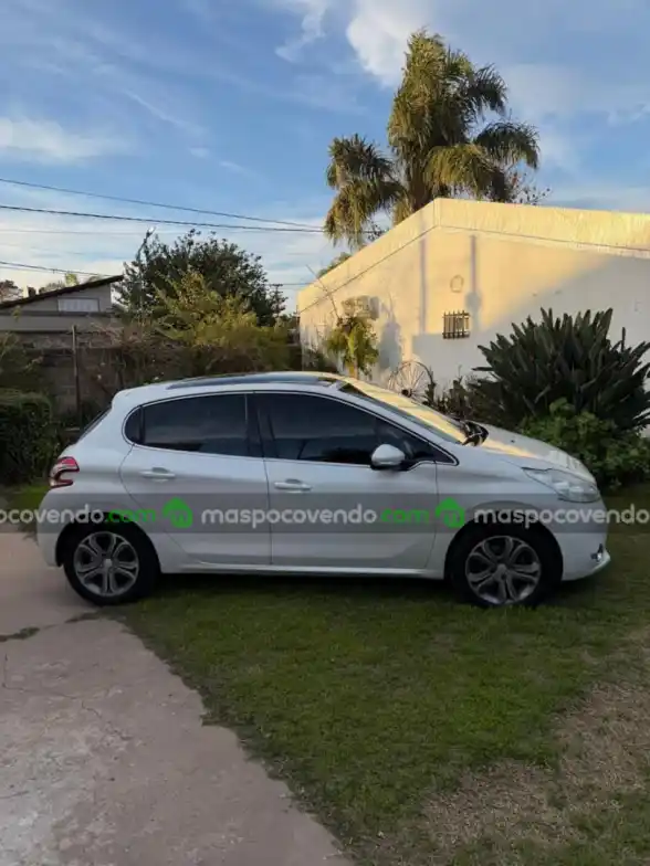 Peugeot 208 1.6 5P Feline 2014  2014 - foto 2