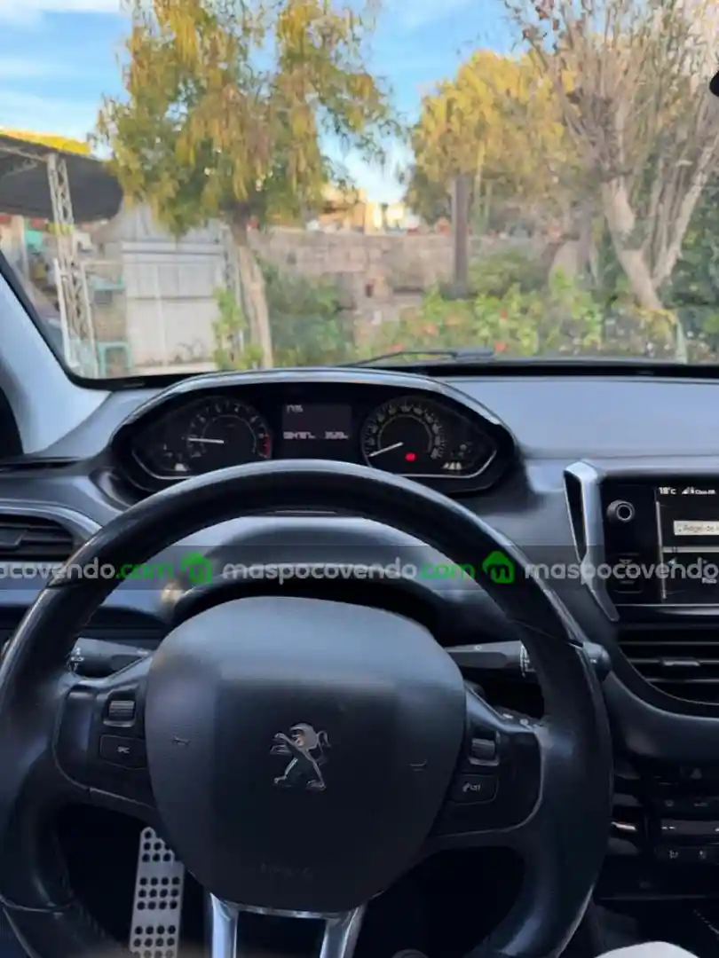 Peugeot 208 1.6 5P Feline 2014  2014 - foto 4