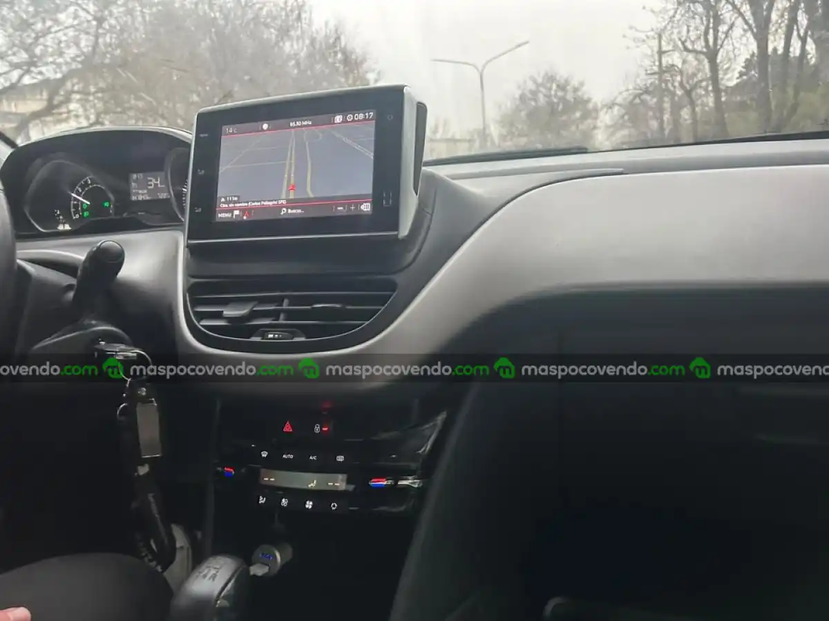 Peugeot 208 1.6 5P Feline 2018  2018 - foto 5