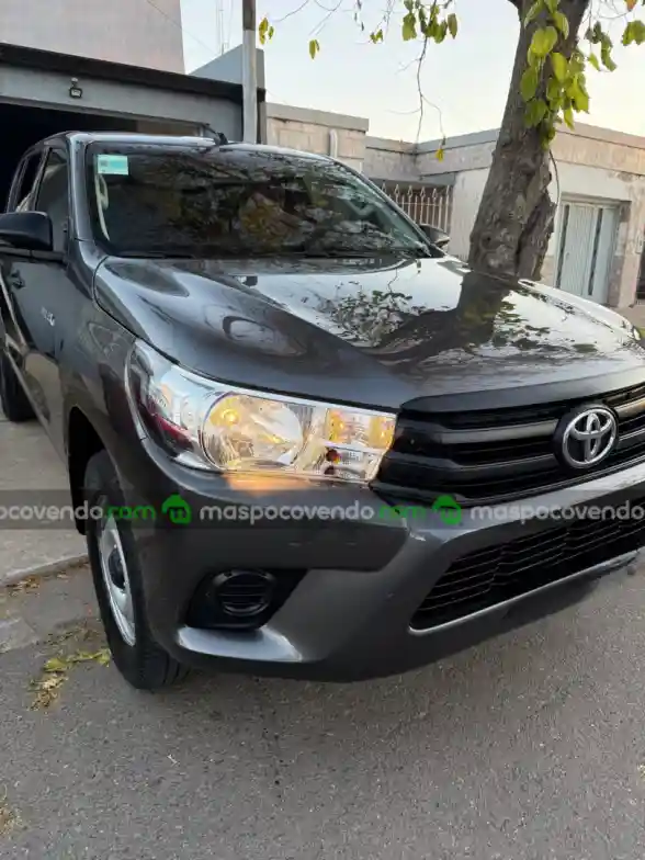 Toyota Hilux - foto 1