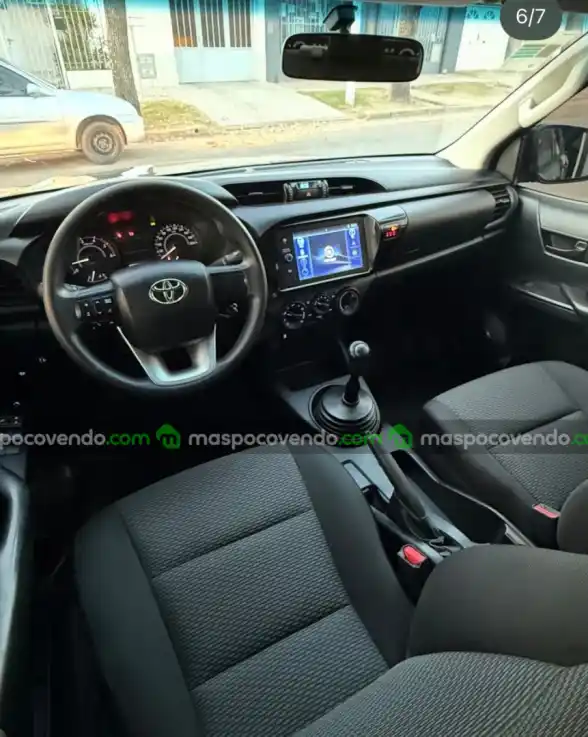Toyota Hilux - foto 2