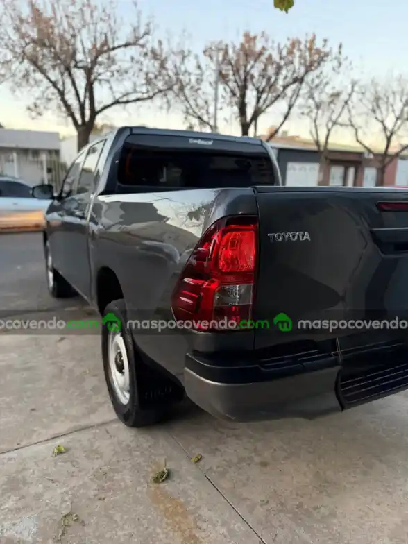 Toyota Hilux - foto 3