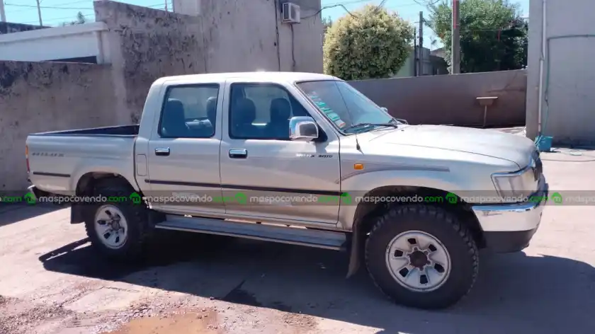 Toyota Camioneta Hilux 4X4 C/D Srv Td - foto 1