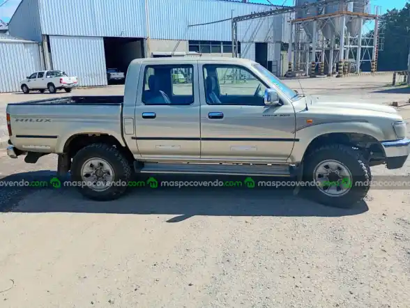 Toyota Camioneta Hilux 4X4 C/D Srv Td - foto 3