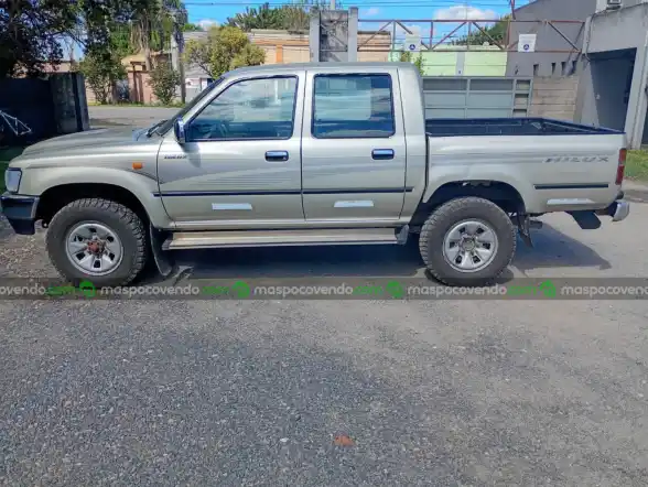 Toyota Camioneta Hilux 4X4 C/D Srv Td - foto 4