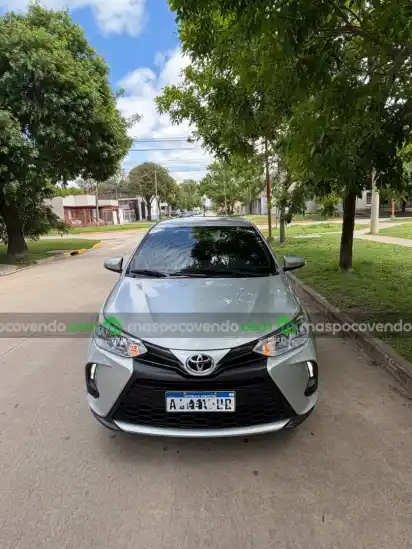 Toyota Yaris - foto 2