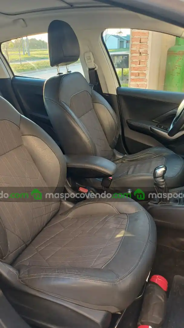 Peugeot 208 Feline Pack Cuir 1.6 – 2014 – Versión Tope De Gama  2014 - foto 1