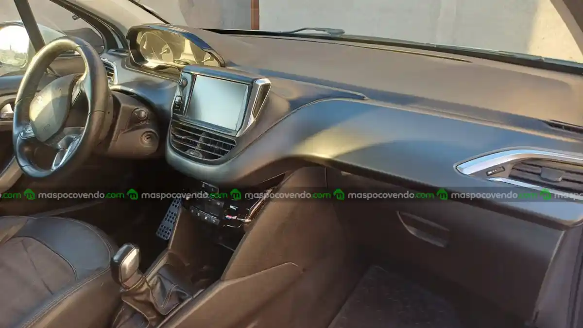 Peugeot 208 Feline Pack Cuir 1.6 – 2014 – Versión Tope De Gama  2014 - foto 4