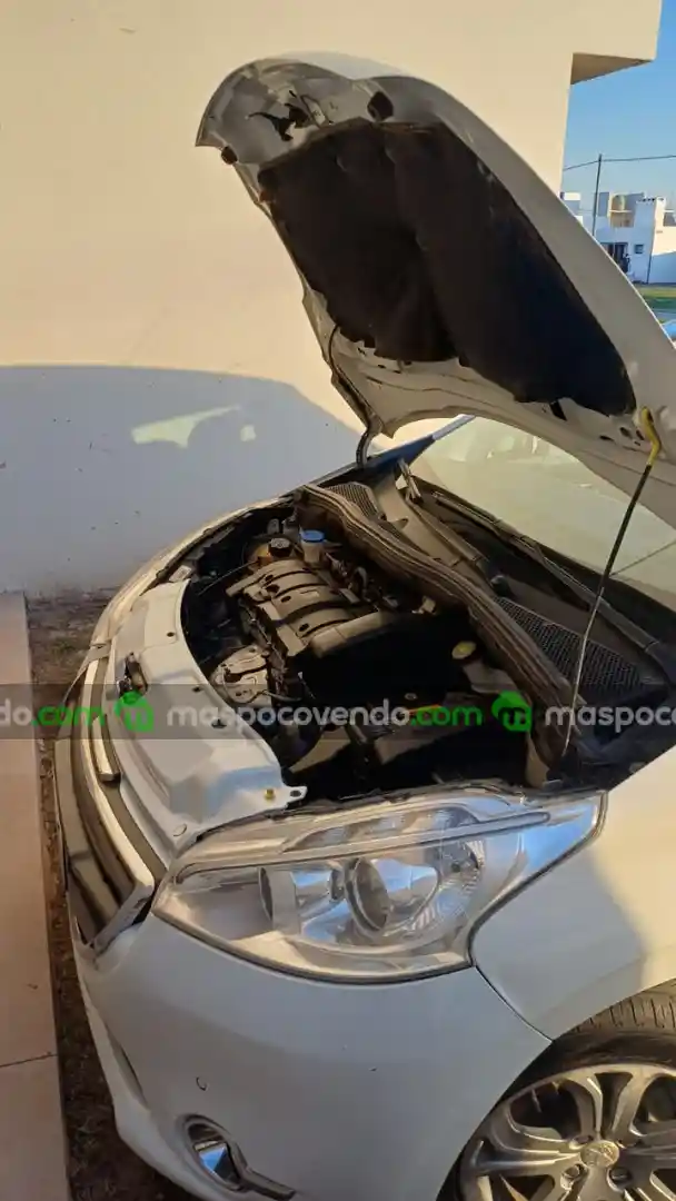 Peugeot 208 Feline Pack Cuir 1.6 – 2014 – Versión Tope De Gama  2014 - foto 5