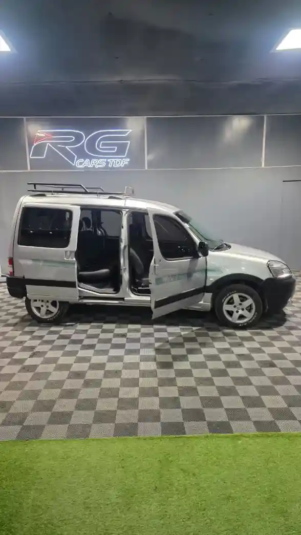 Peugeot Partner Pata. 1.6 Vtc Plus  L10/17  2016 - foto 3