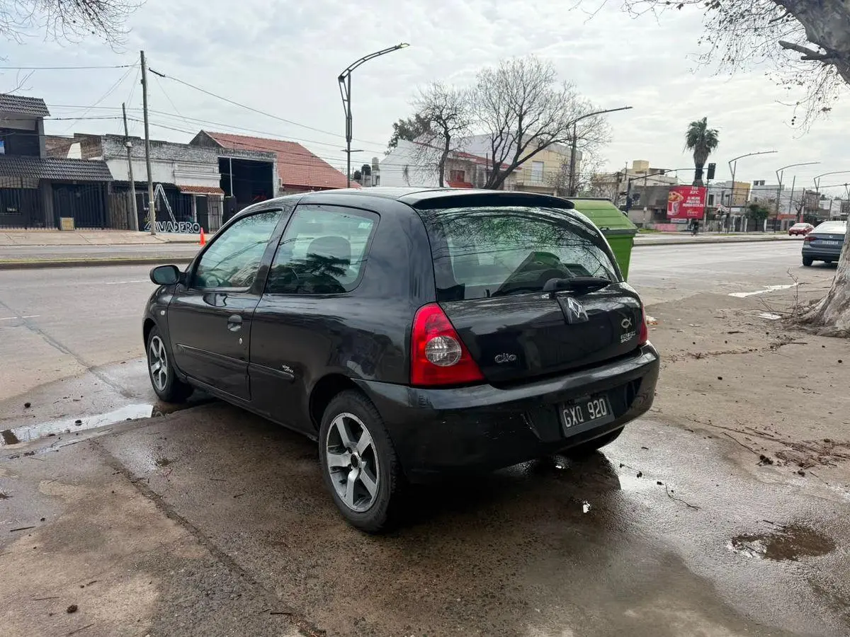 Renault Clio 2 F2 1.2 3 P. Pack Plus  2008 - foto 3