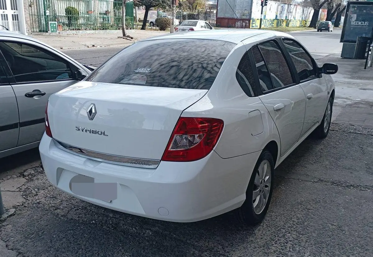 Renault Symbol 1.6 16V Luxe  2010 - foto 5