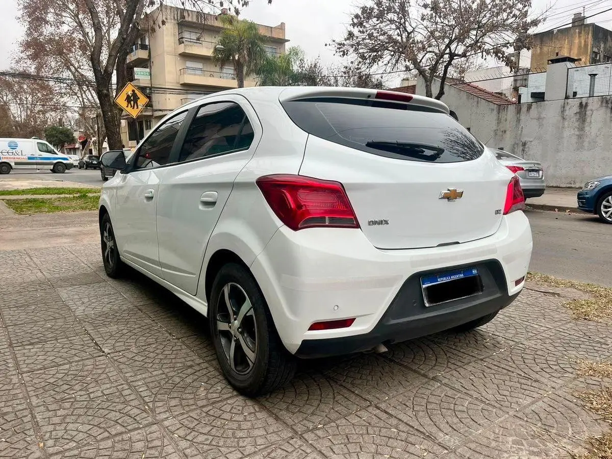 Chevrolet Onix 1.4 Ltz                  L/17  2017 - foto 3