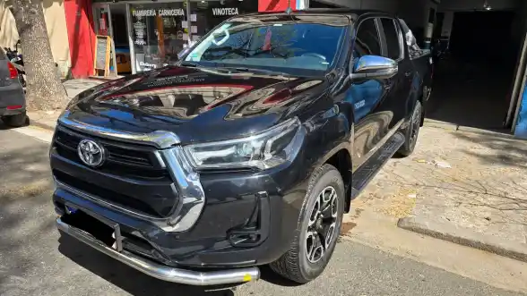 Toyota Hilux L/21 2.8 Dc 4X4 Tdi Sr At6  2022 - foto 3