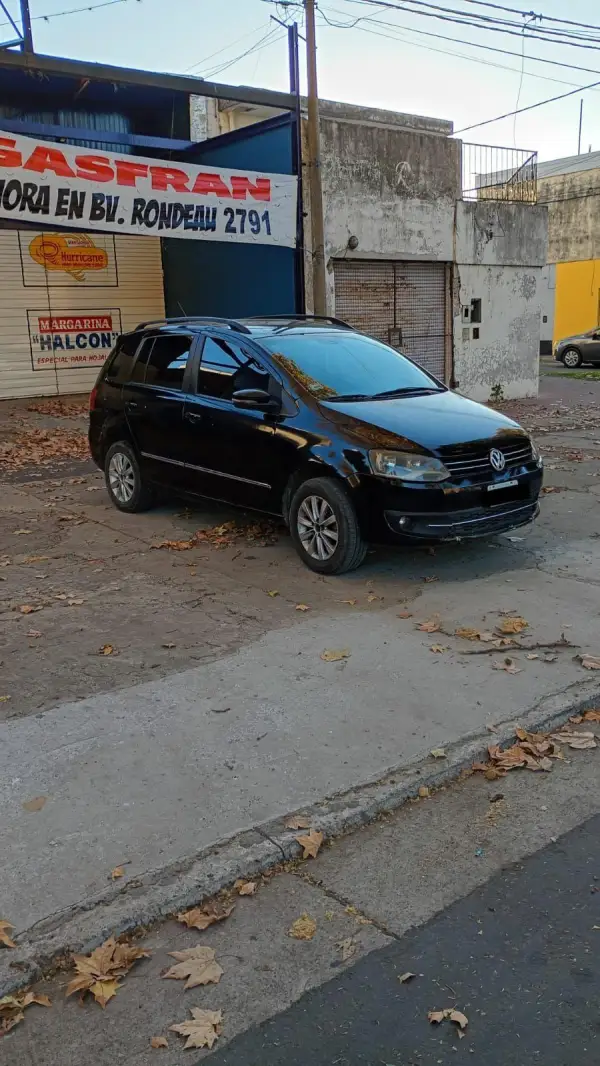 VOLKSWAGEN SURAN 1.6 HIGHLINE 2009 - foto 1