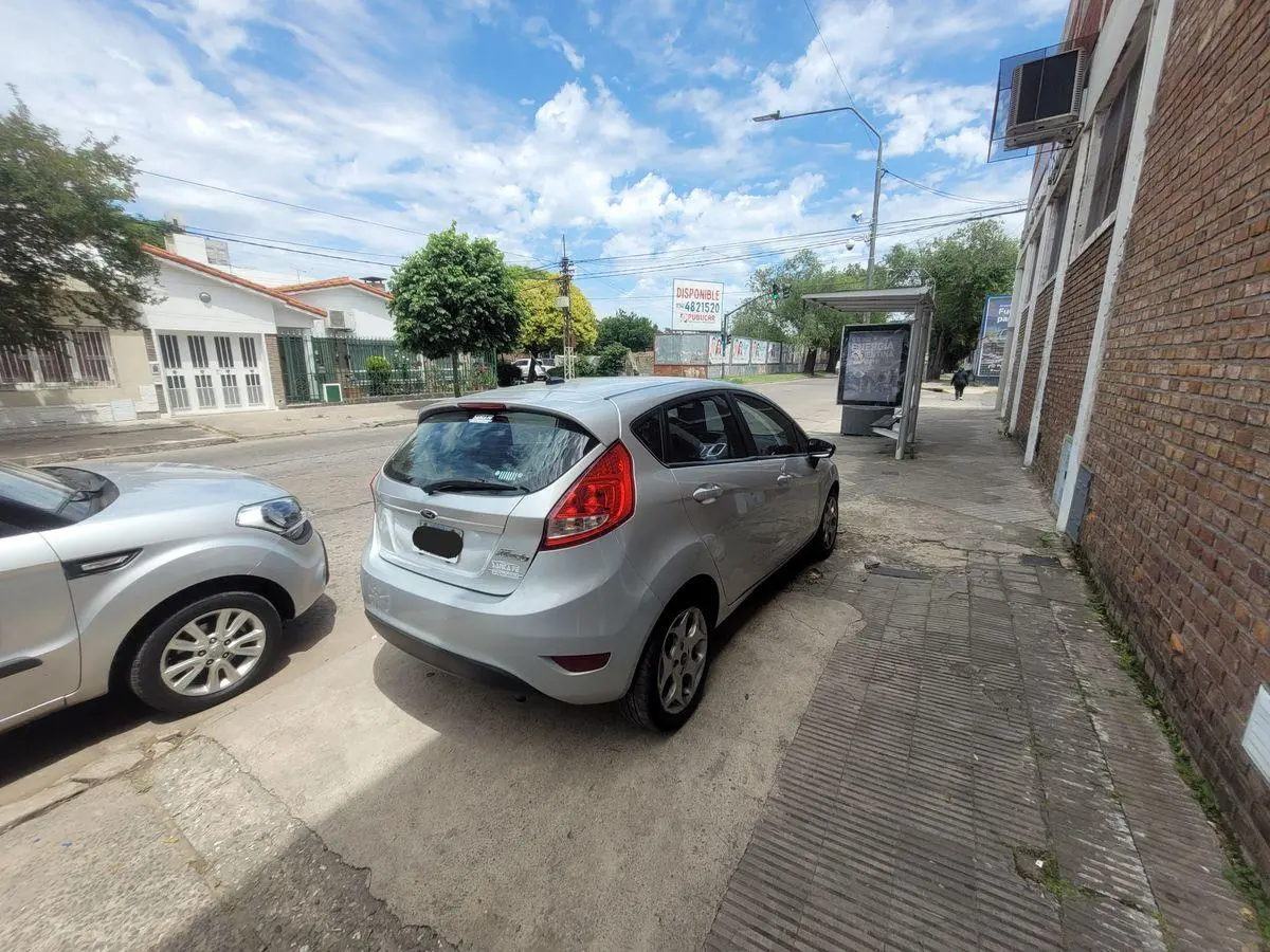 Ford Fiesta  1.6 5P Titanium       (Kd)  2013 - foto 4