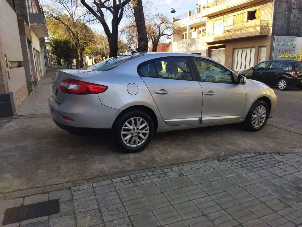 Renault Fluence 2.0  Luxe L/15 Pack  2016 - foto 4