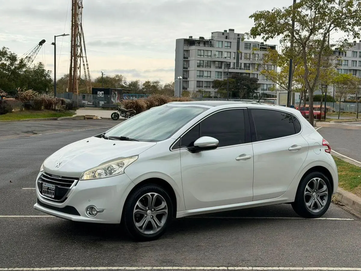 Peugeot 208 1.6 5P Feline Pk Cuir  2016 - foto 3