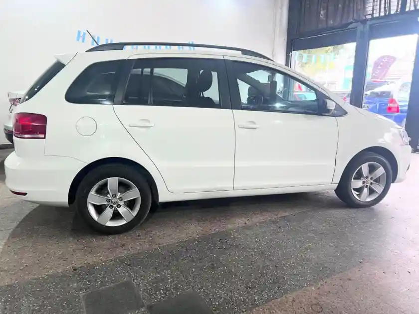 Volkswagen Suran 1.6 Trendline    L/15  2017 - foto 4