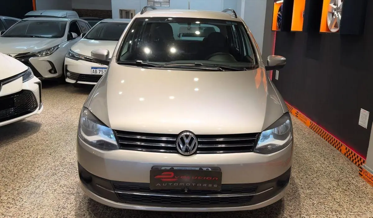 Volkswagen Suran 1.6 Trendline    L/14  2013 - foto 3