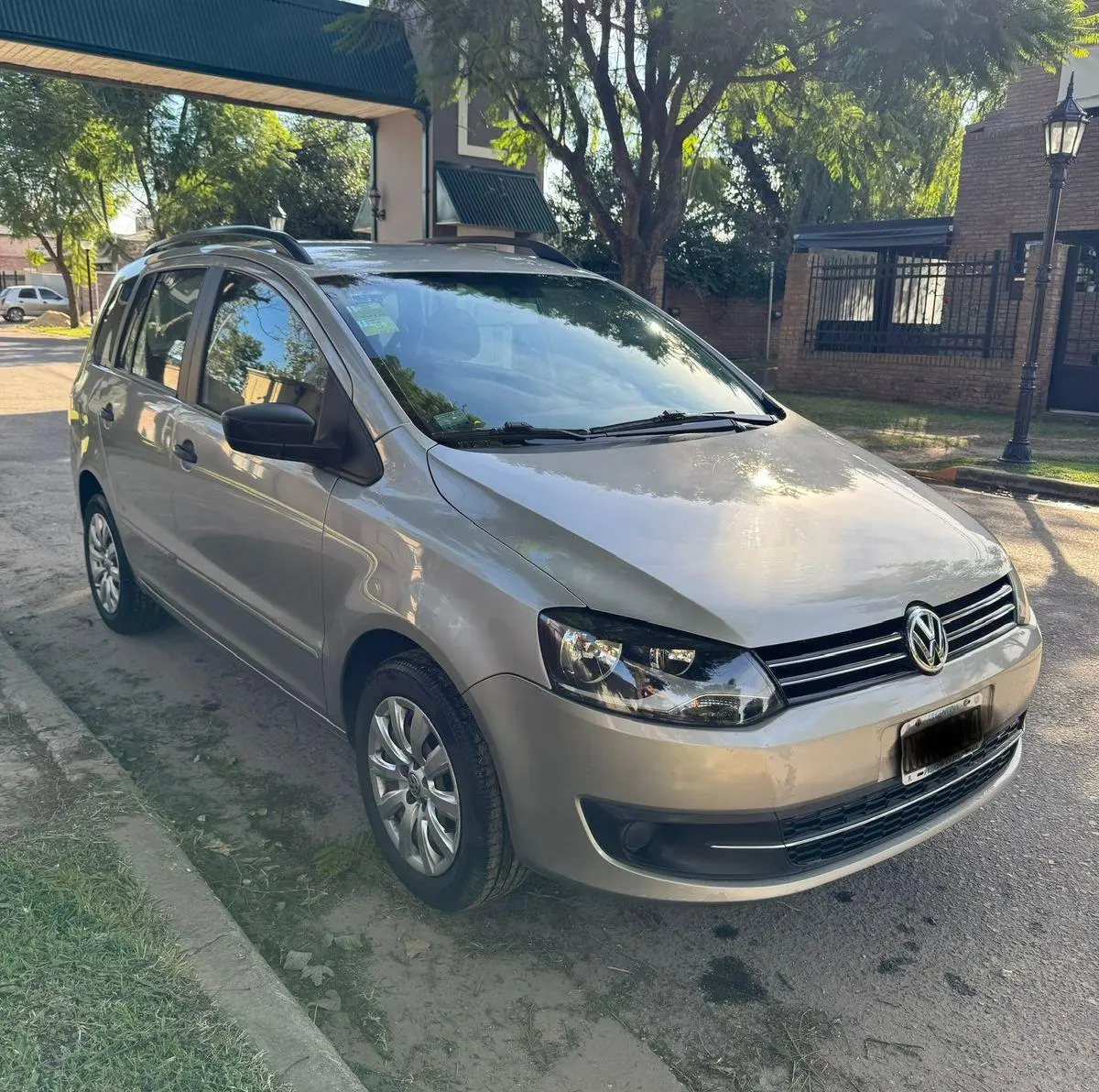 Volkswagen Suran 1.6 Comfortline  L/15  2014 - foto 5