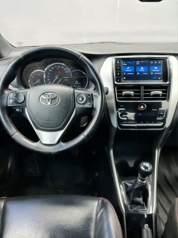 Toyota Yaris 1.5 5 Ptas S  2018 - foto 2