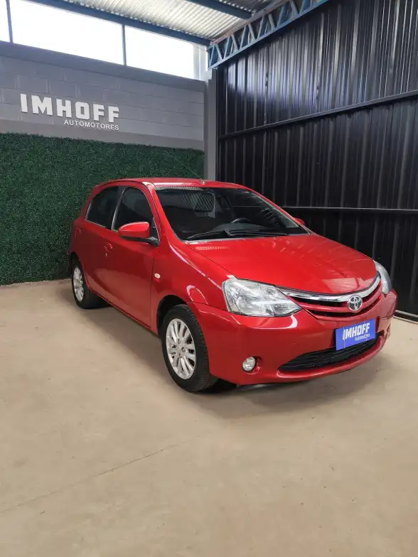 Toyota Etios 1.5 5 Ptas Xls  2014 - foto 2