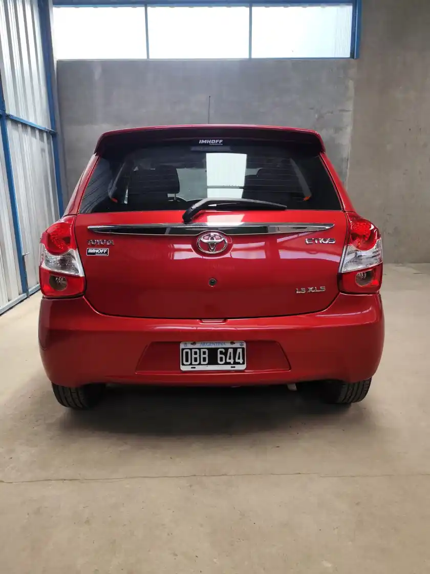 Toyota Etios 1.5 5 Ptas Xls  2014 - foto 4