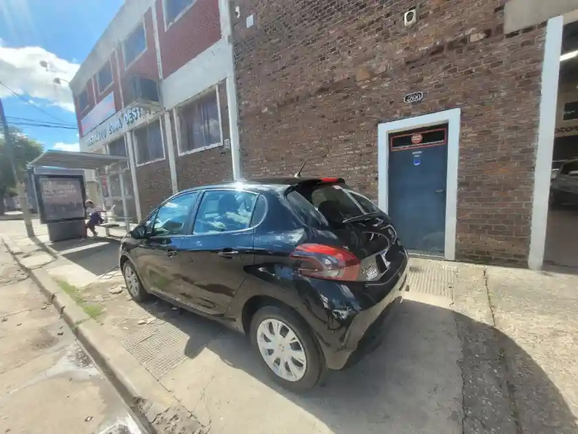 Peugeot 208 1.5 5P Active  2017 - foto 3