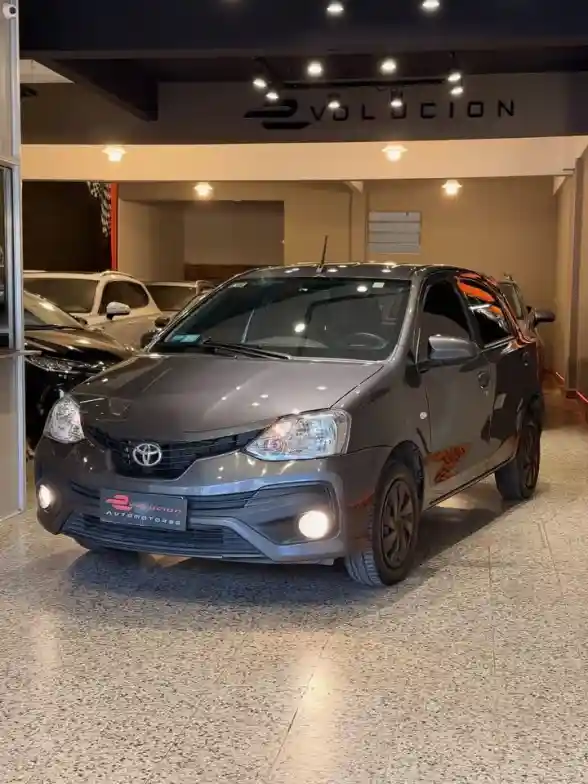 Toyota Etios 1.5 5 Ptas X  6Mt       L/18  2022 - foto 1