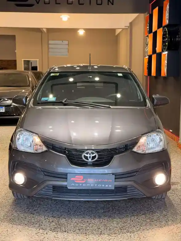 Toyota Etios 1.5 5 Ptas X  6Mt       L/18  2022 - foto 2