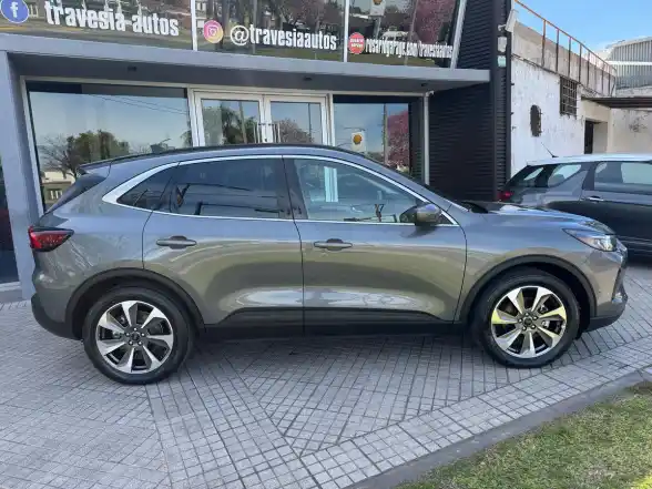 Ford Kuga 2.5 Hibrida 4X4 Platinum Aut L/23  2024 - foto 4