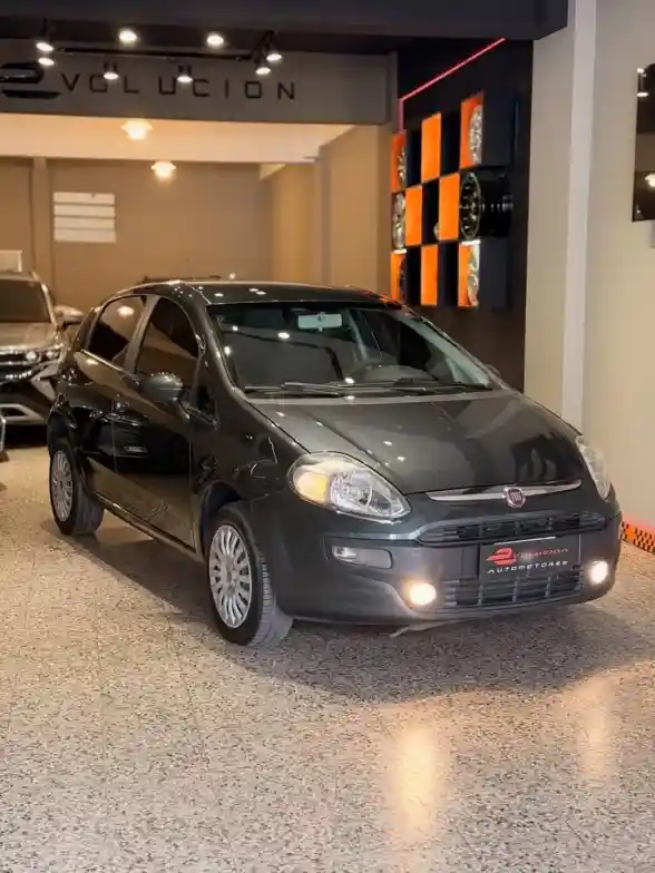FIAT PUNTO 1.4 ATTRACTIVE L/13 2013 - foto 1