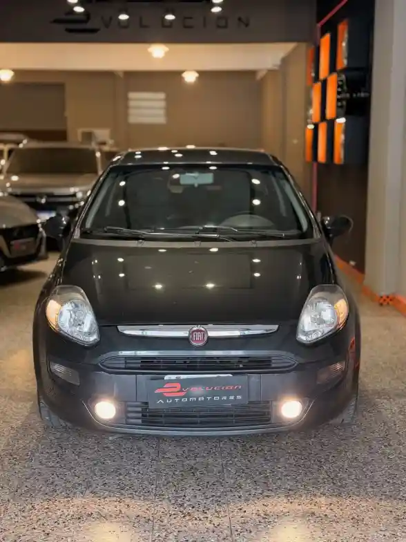 Fiat Punto 1.4 Attractive L/13  2013 - foto 2
