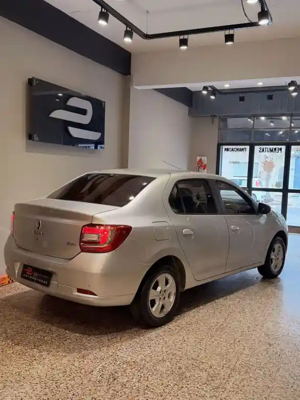Renault Logan Ii 1.6 16V Privilege  2017 - foto 4