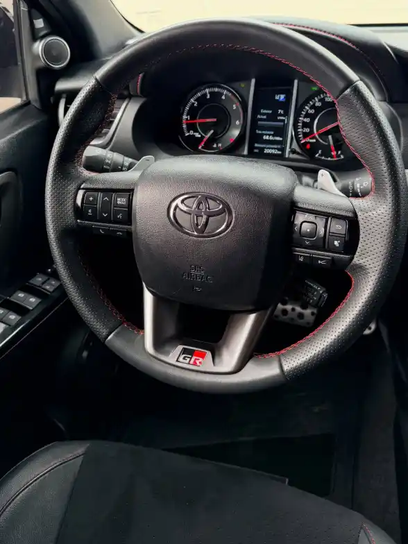 Toyota Sw4 Tdi Gr-S Aut L/24   2025 - foto 4