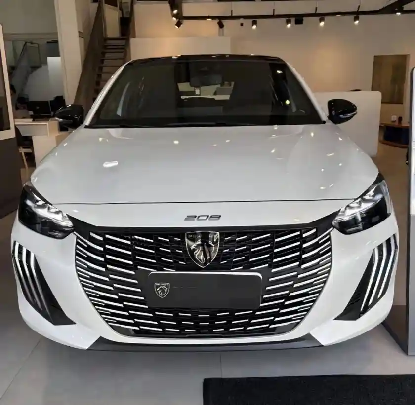 Peugeot 208 L/24 1.0 T 200 Gt Cvt  2026 - foto 5