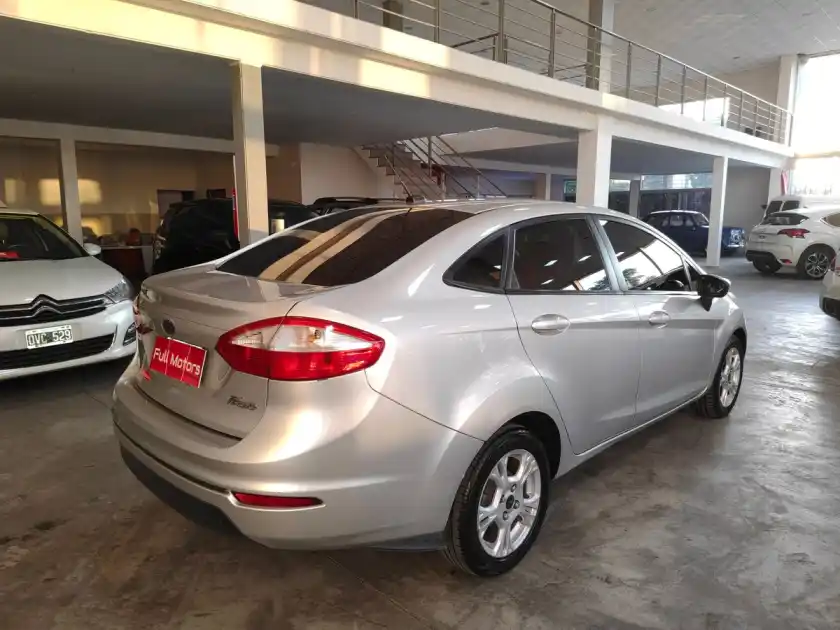 Ford Fiesta  1.6 4P S Plus         (Kd)  2014 - foto 4