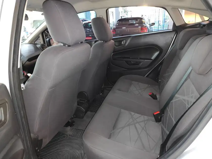 Ford Fiesta  1.6 4P S Plus         (Kd)  2014 - foto 5